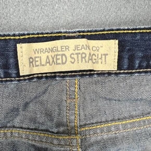 Wrangler Jeans Mens 34x32 Relaxed Straight Dark Wash Cotton Denim Thick Stitch - Picture 5 of 12